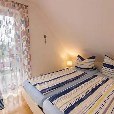 Ingrid Heyes Apartment *