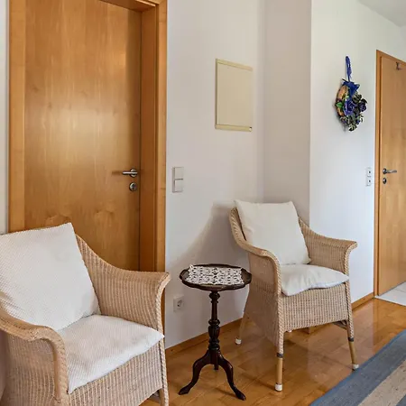 Ingrid Heyes Apartment *